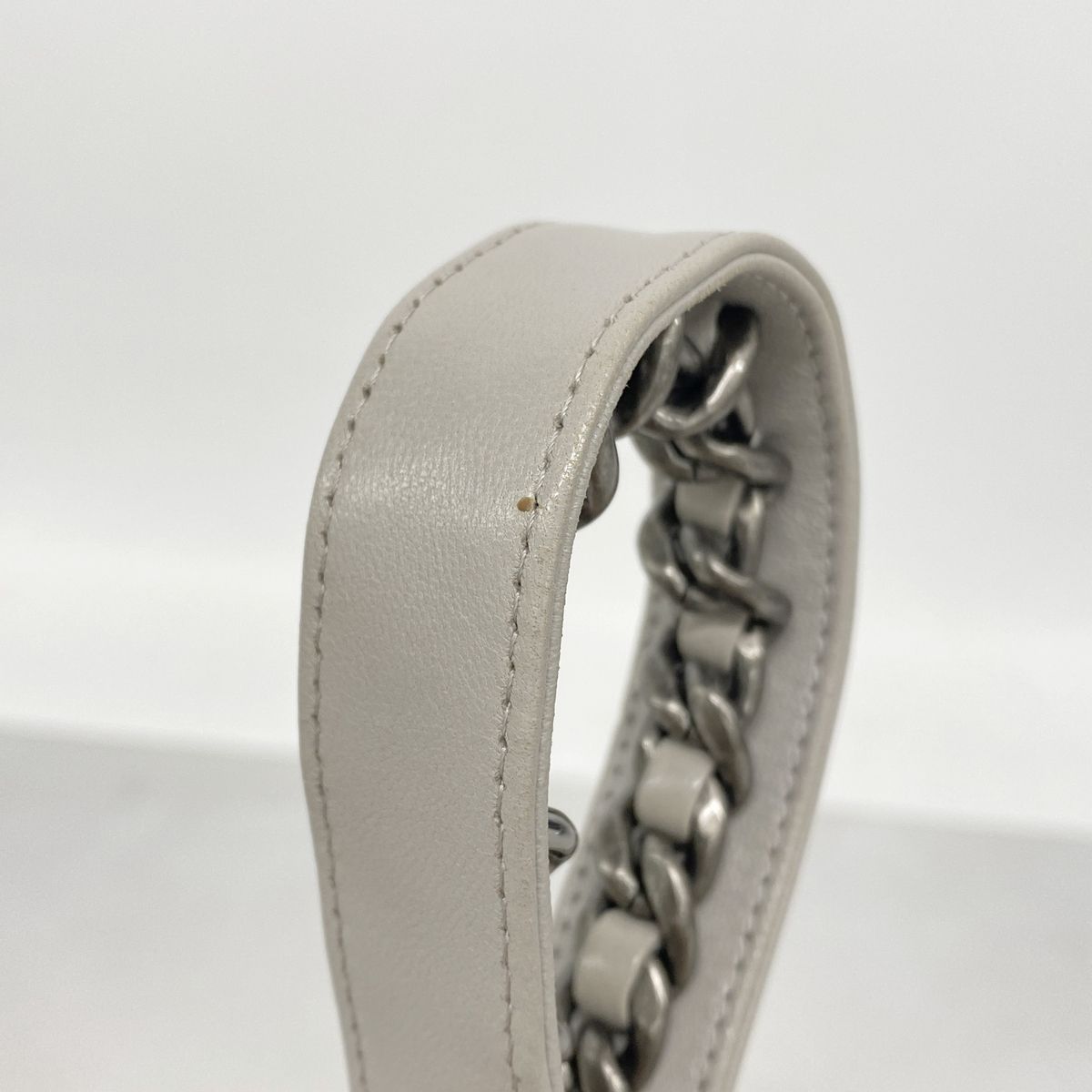 Chanel Shoulder Bag Chanel 19 Lambskin Gray Gold Silver — view 8