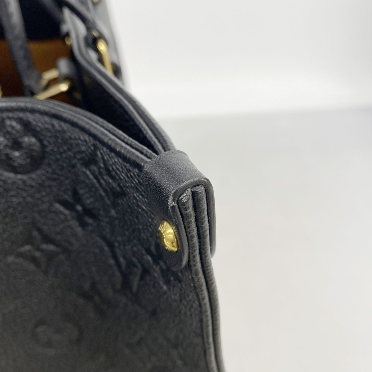 Louis Vuitton Tote Bag Monogram Empreinte On The Go MM Noir 2-Way — view 7