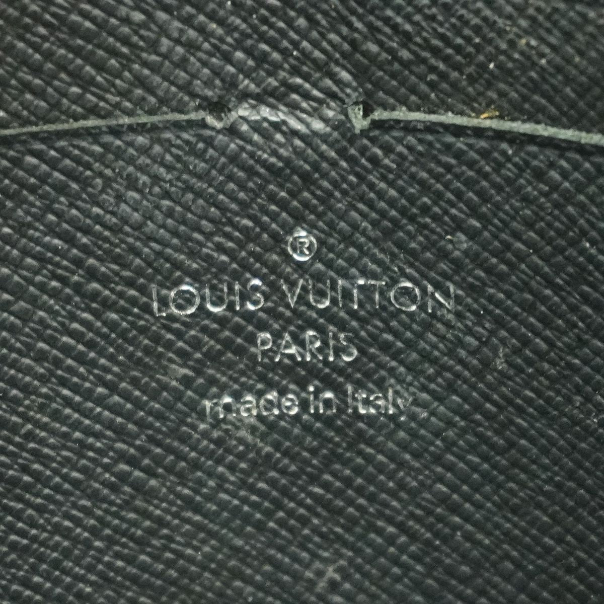 Louis Vuitton Clutch Monogram Eclipse Pochette Voyage MM Black — view 5