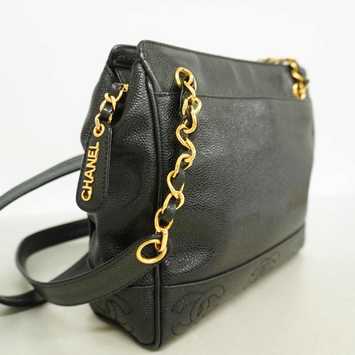 Chanel Shoulder Bag Triple Coco Caviar Leather Black Gold — view 2