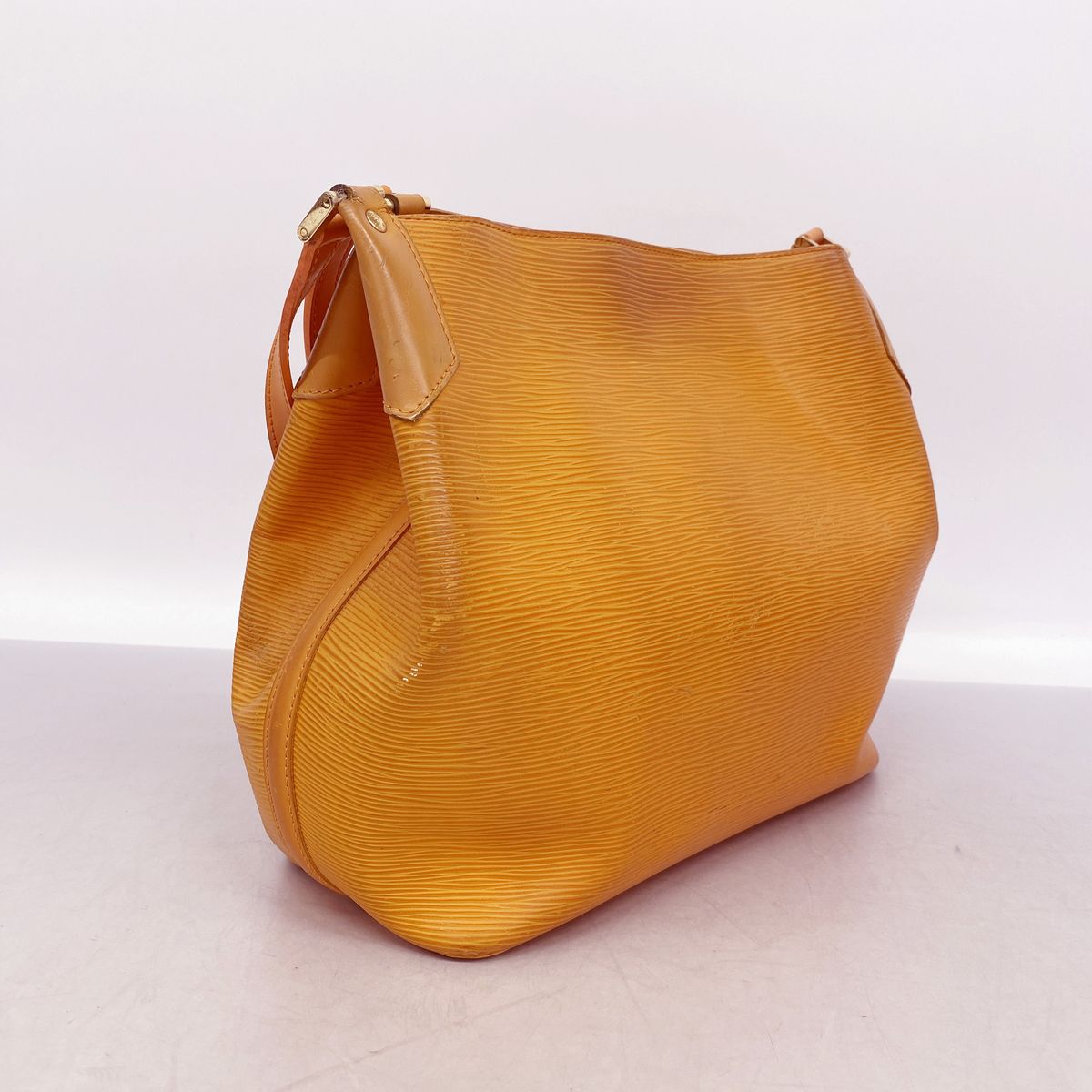 Louis Vuitton Shoulder Bag Epi Mandala MM Mandarin — view 2