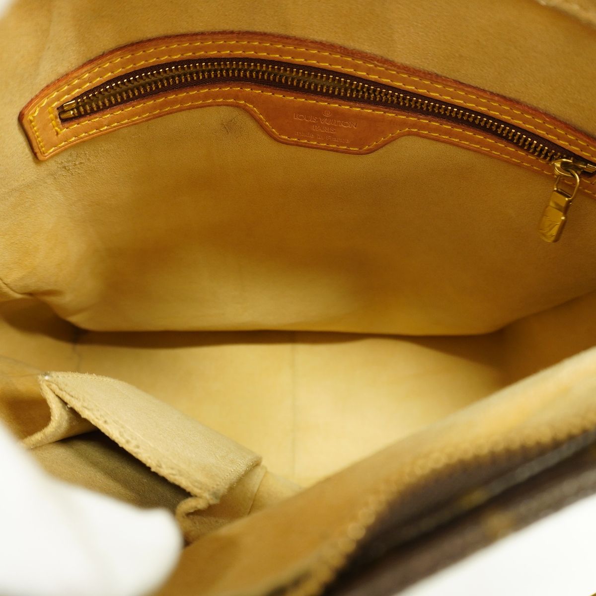 Louis Vuitton Shoulder Bag Monogram Looping GM Brown — view 4