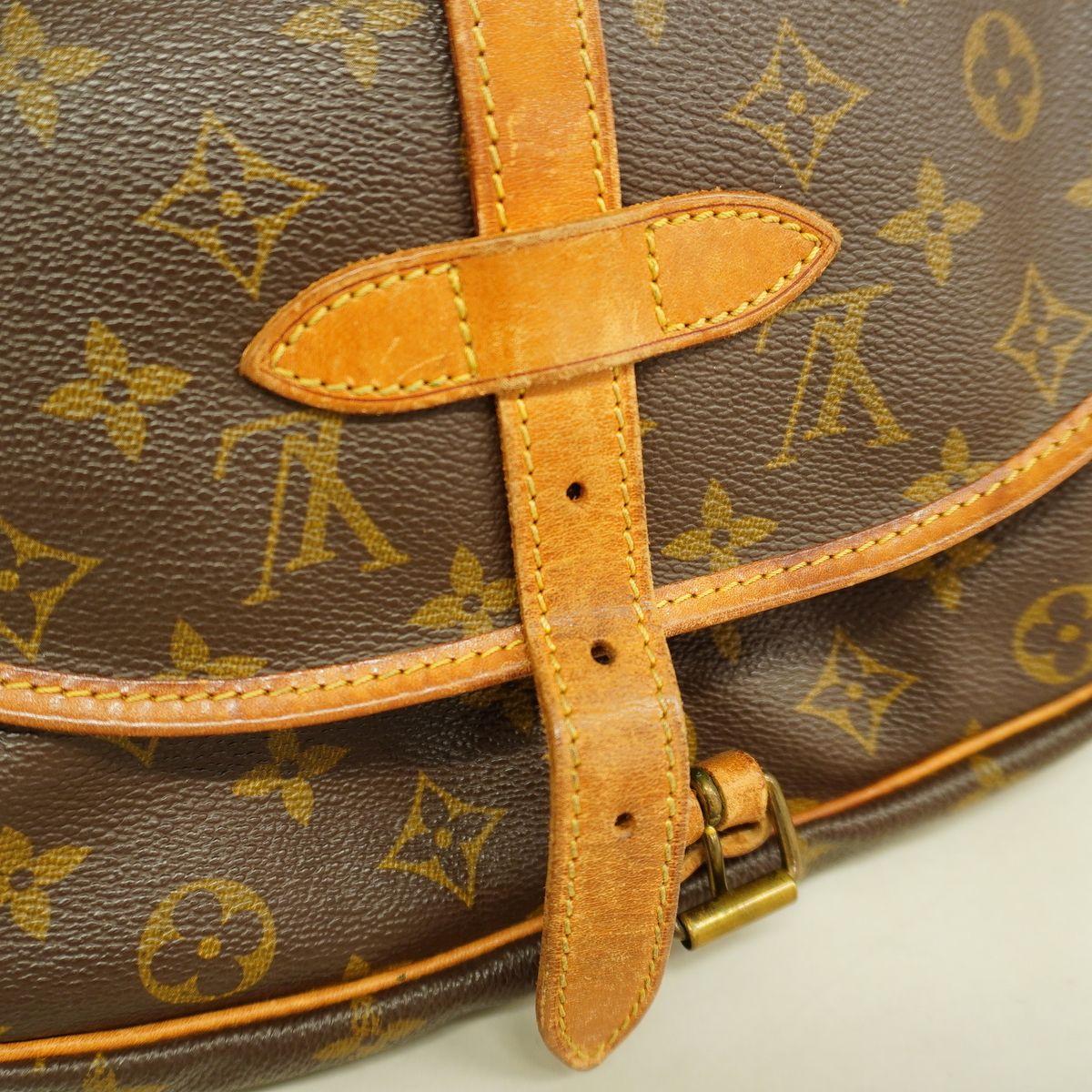 Louis Vuitton Shoulder Bag Monogram Saumur 30 Brown — view 6