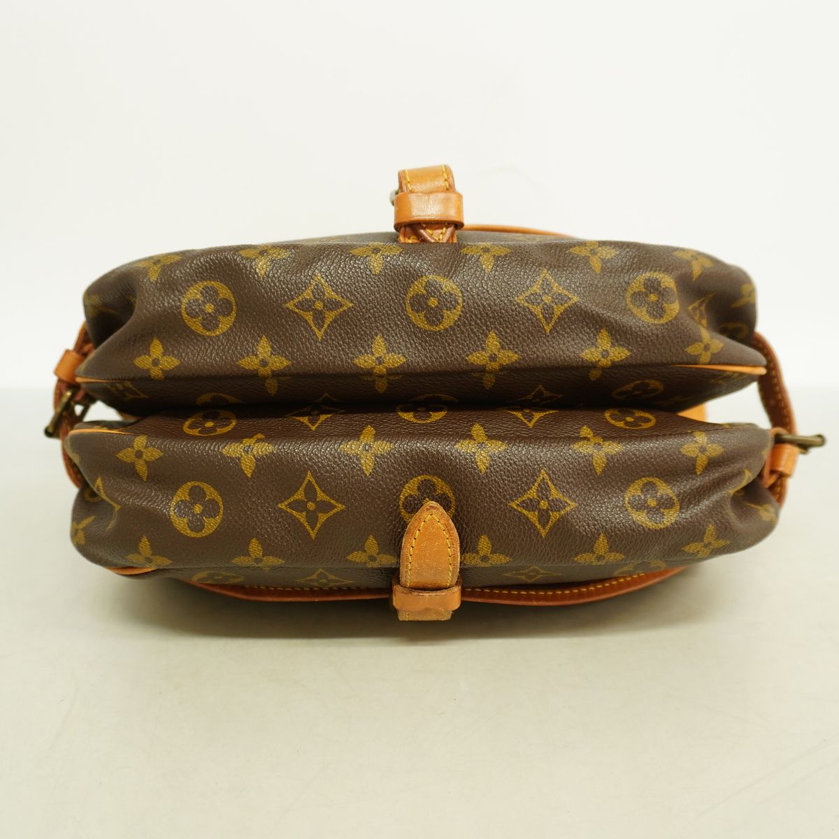 Louis Vuitton Shoulder Bag Monogram Saumur 30 Brown — view 3