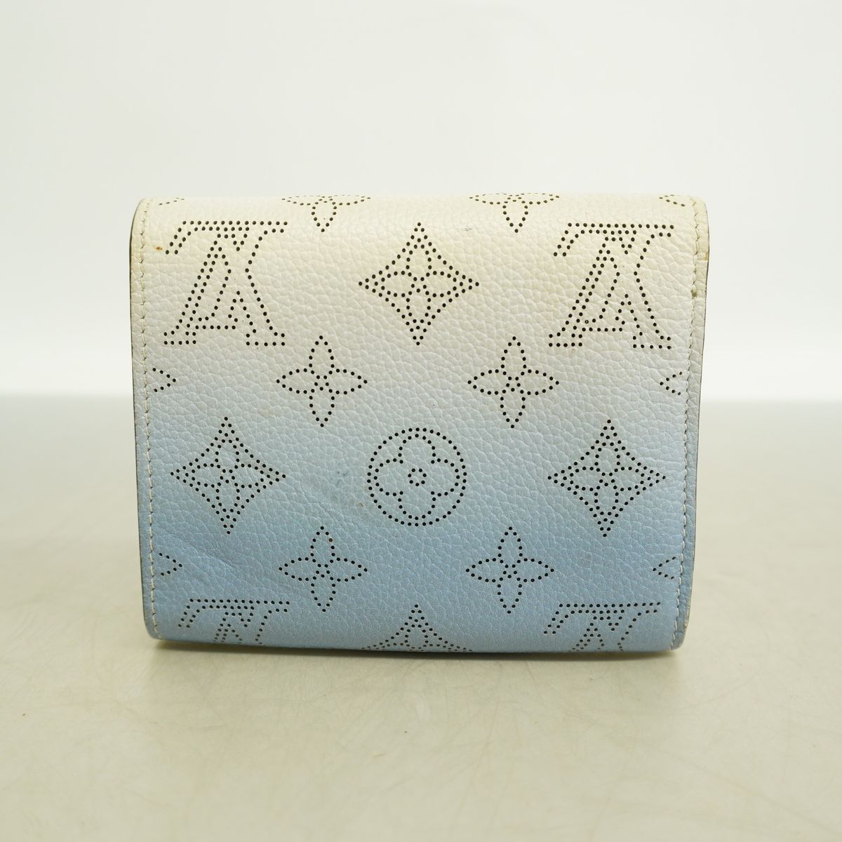 Louis Vuitton Wallet Mahina Portefeuille Iris Compact Blue White — view 8