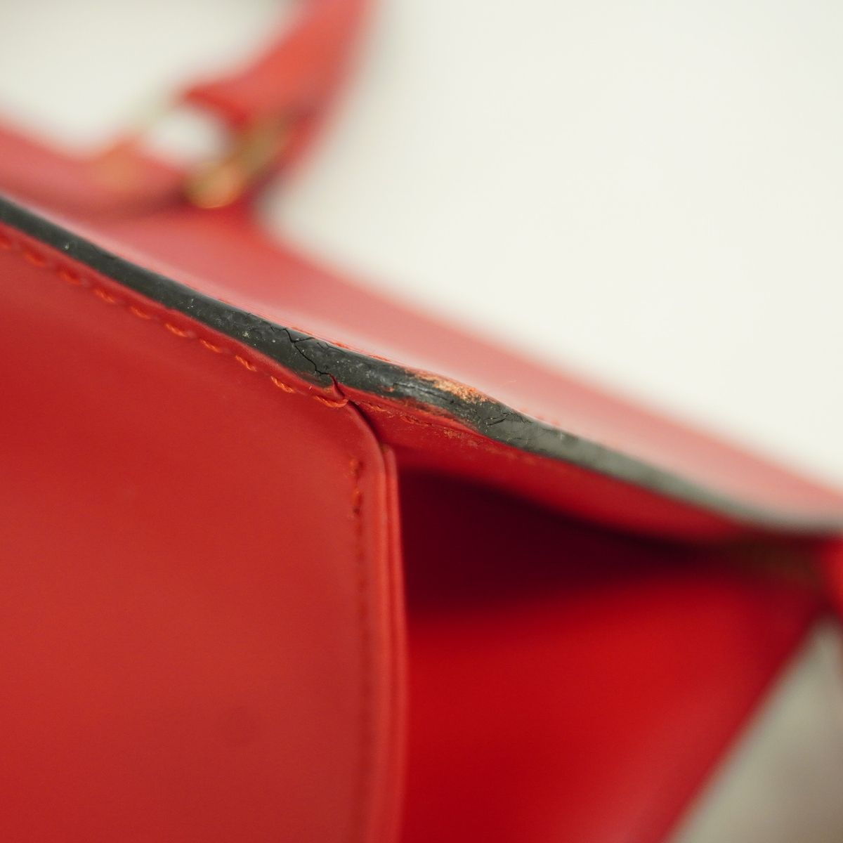 Louis Vuitton Handbag Epi Sac Triangle Castilian Red — view 6
