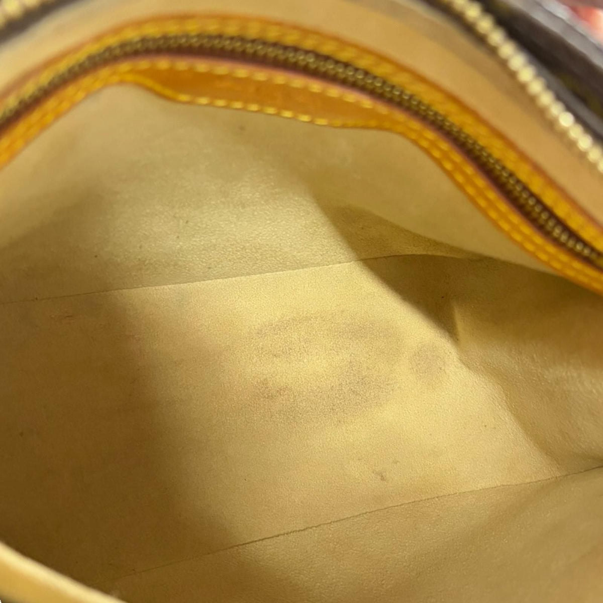 Louis Vuitton Looping MM Monogram Shoulder Bag Canvas Brown — view 7