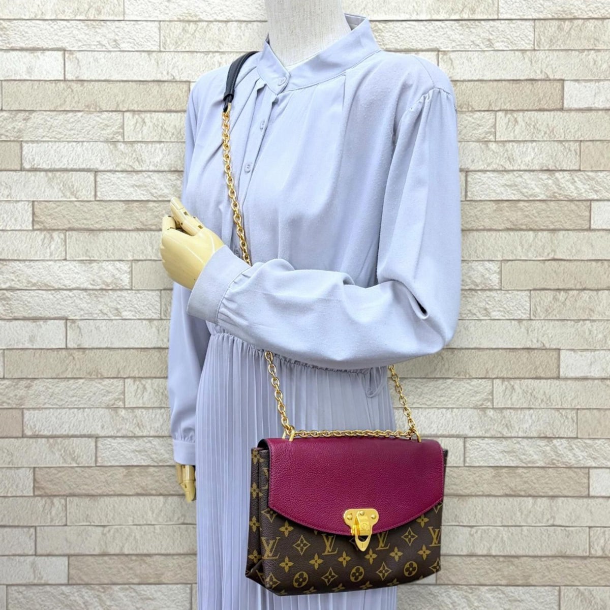 Louis Vuitton Saint Prasino Monogram Shoulder Bag Canvas Brown — view 2