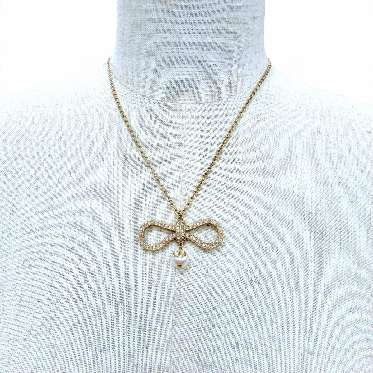 Dior le Noux de Necklace Ribbon Eco Pearl Gold — view 3