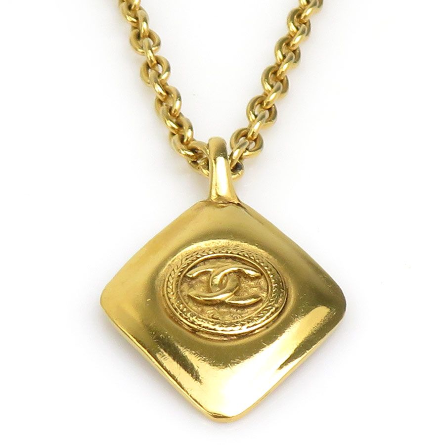 Chanel Necklace CC Logo — view 2