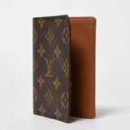 Louis Vuitton Couverture Passport Case Monogram Brown — view 4