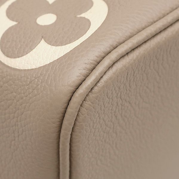 Louis Vuitton 2-Way Bag Neo Noe MM Monogram Empreinte Bicolor Leather — view 4