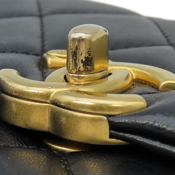 Chanel Shoulder Bag Quilted Chain Leather Black Vintage CC Logo Pearl Handle — view 6