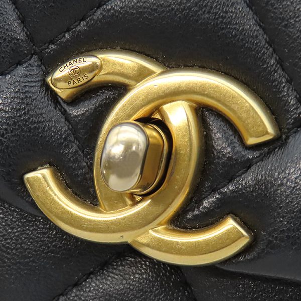 Chanel Shoulder Bag Quilted Chain Leather Black Vintage CC Logo Pearl Handle — view 7