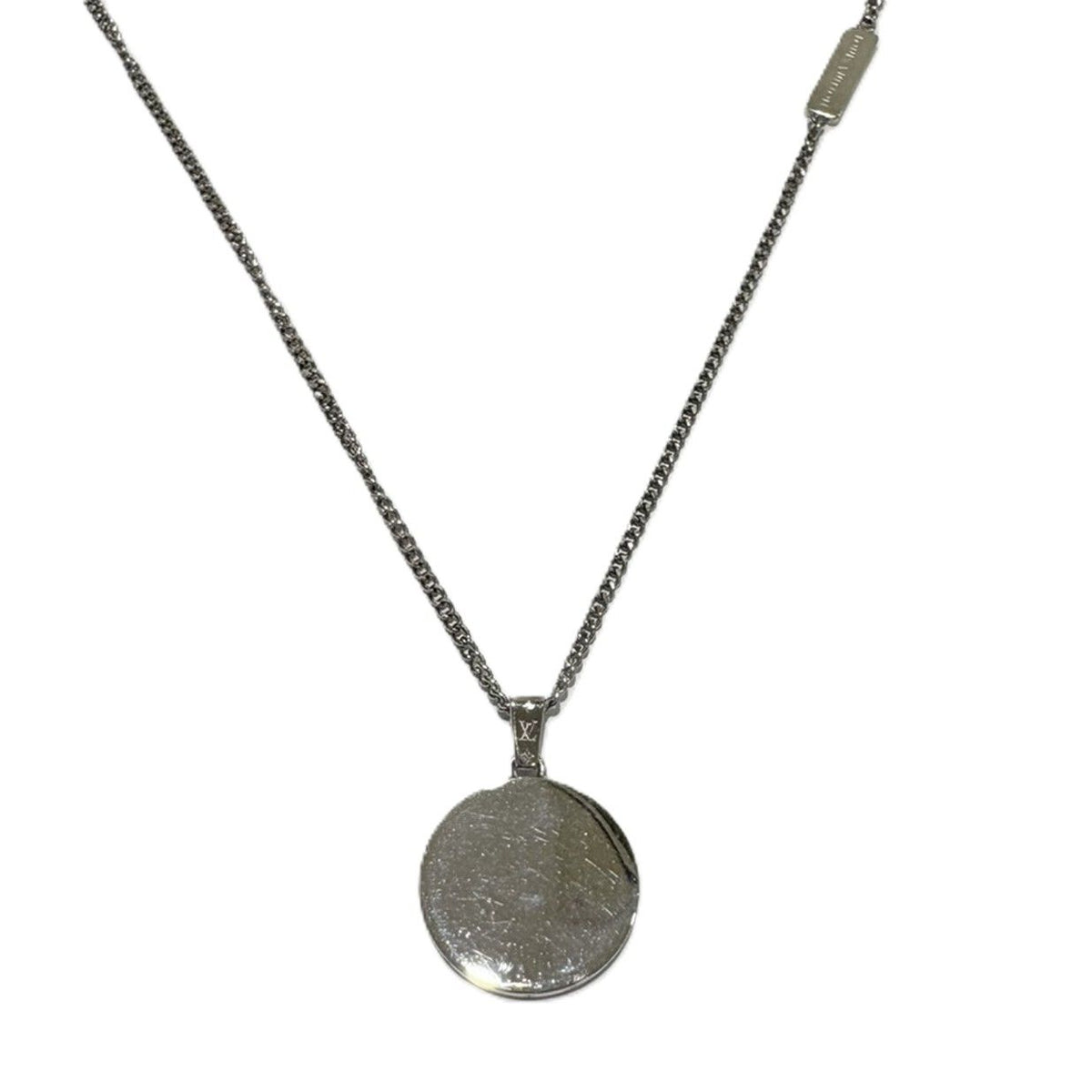 Louis Vuitton Collier LV Award Metal Necklace Stainless Steel — view 7