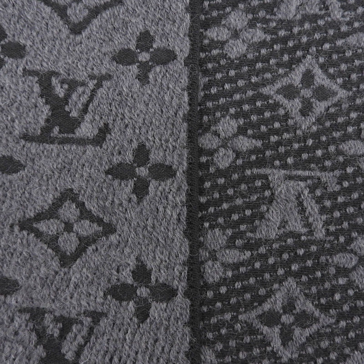 Louis Vuitton Echarpe Monogram Classic Wool 100% Fringe Scarf — view 5
