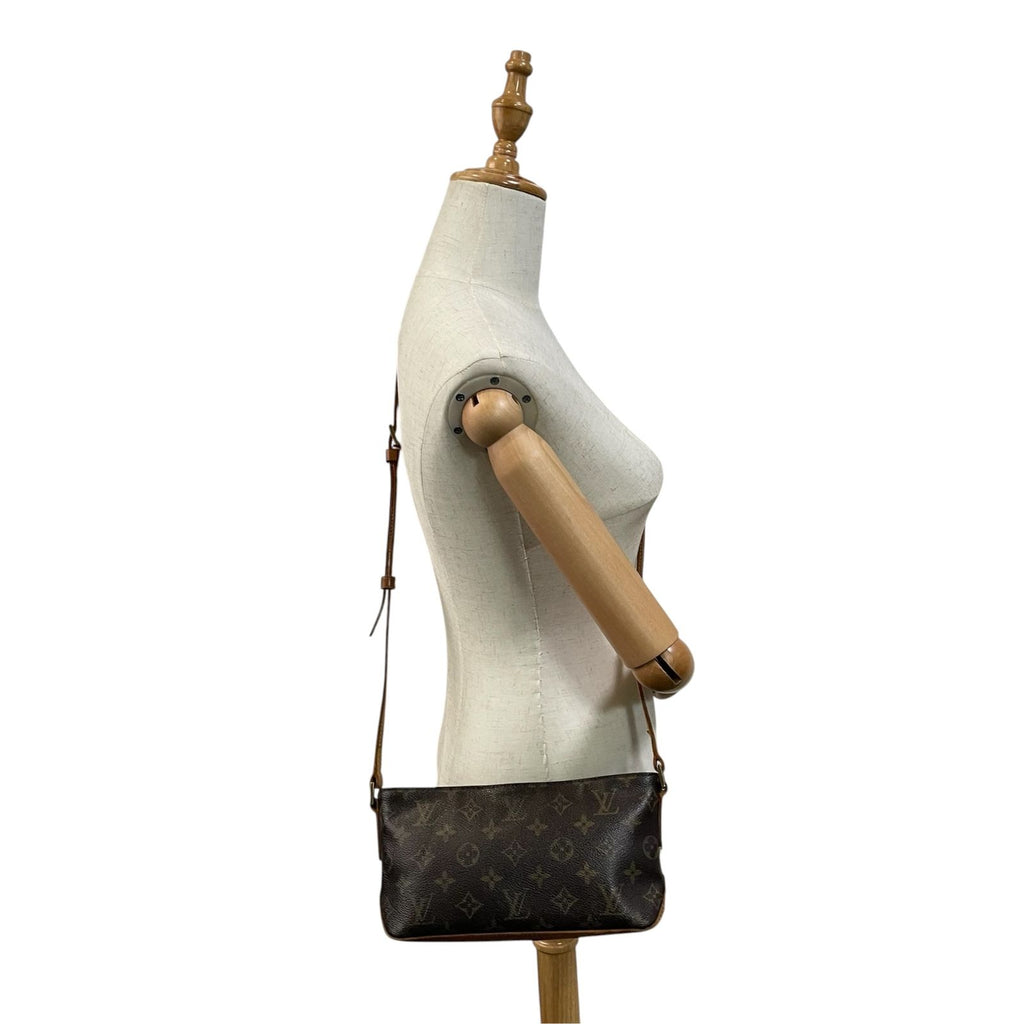 Louis Vuitton Trotteur Monogram Shoulder Bag Brown Vachetta Leather Gold — view 4