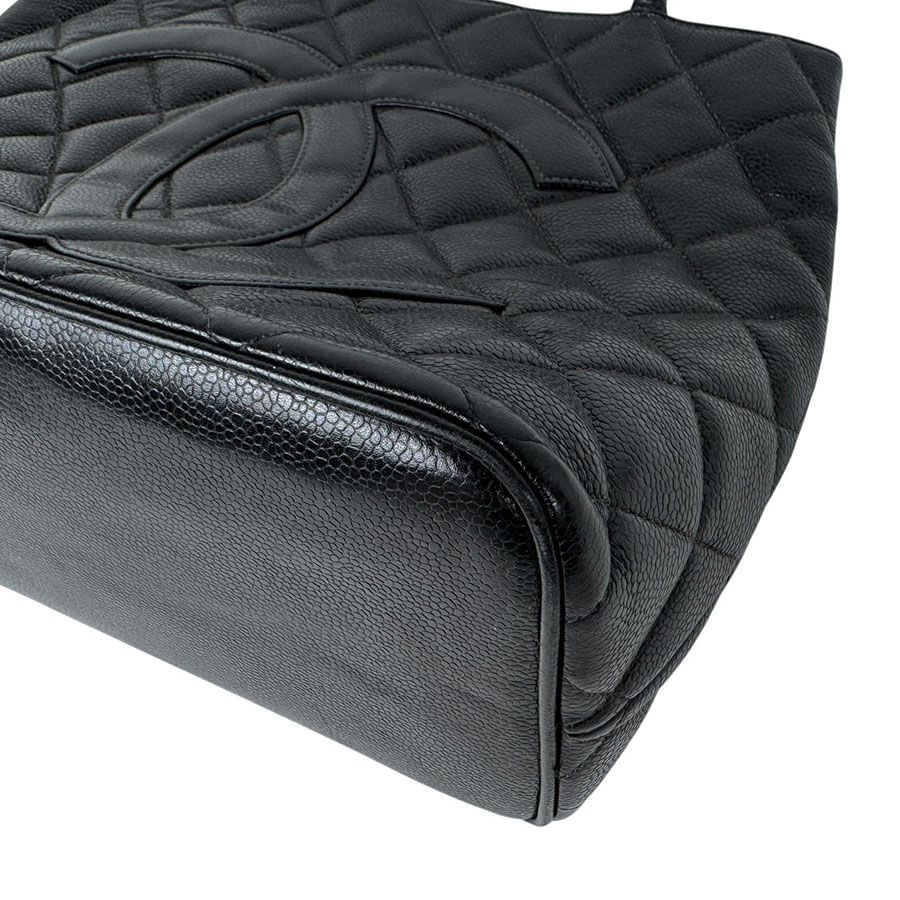 Chanel Tote Bag Reissue Black — view 8