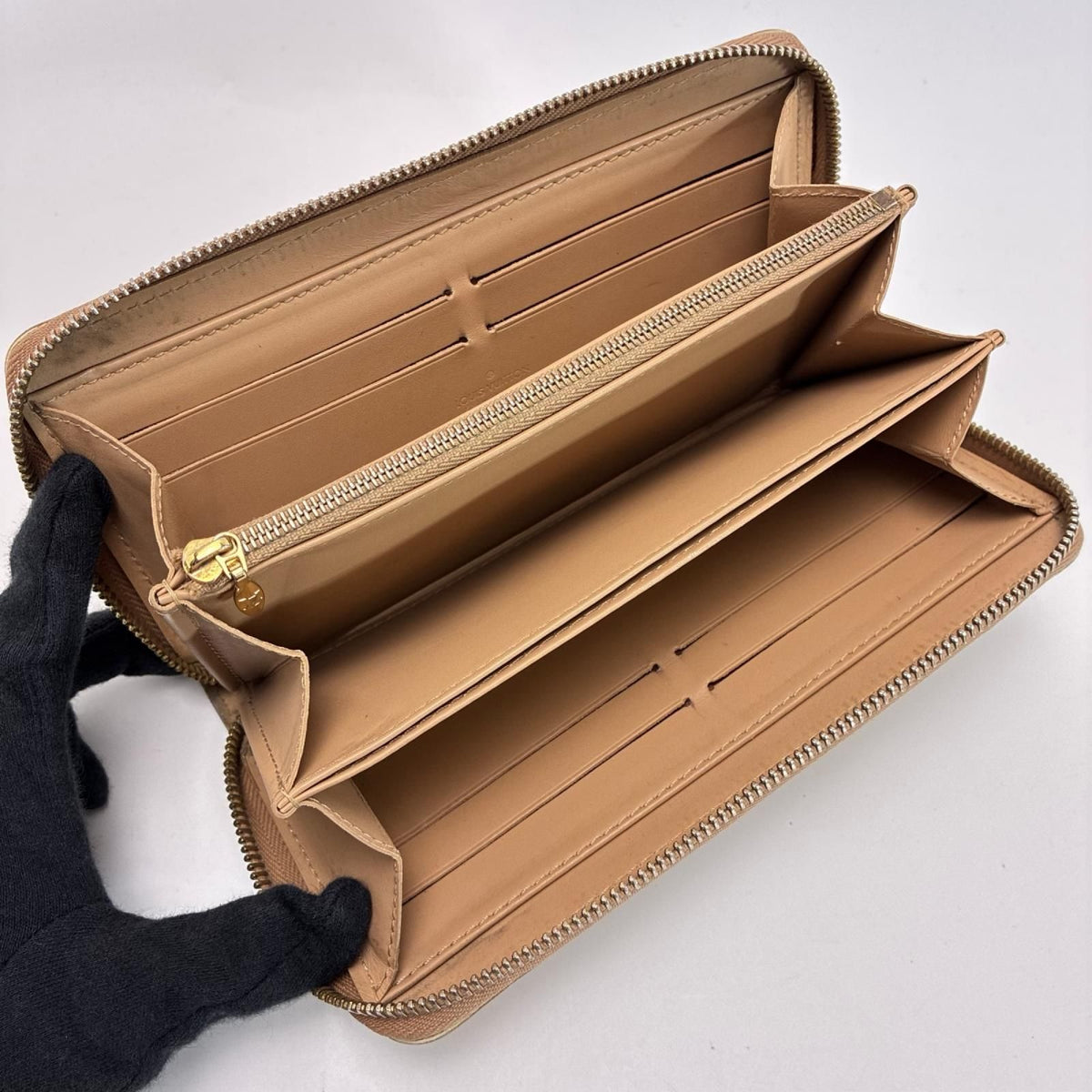 Louis Vuitton Vernis Zip Around Wallet Beige Gold — view 6