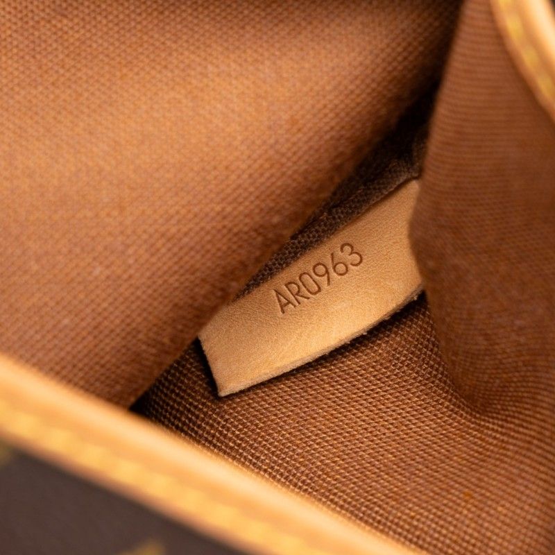 Louis Vuitton Monogram Saumur 30 Crossbody Shoulder Bag Brown Leather — view 6