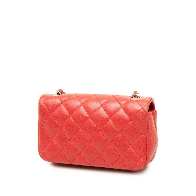 Chanel Quilted CC Logo Chain Shoulder Bag Pochette Red Silver Lambskin — view 2