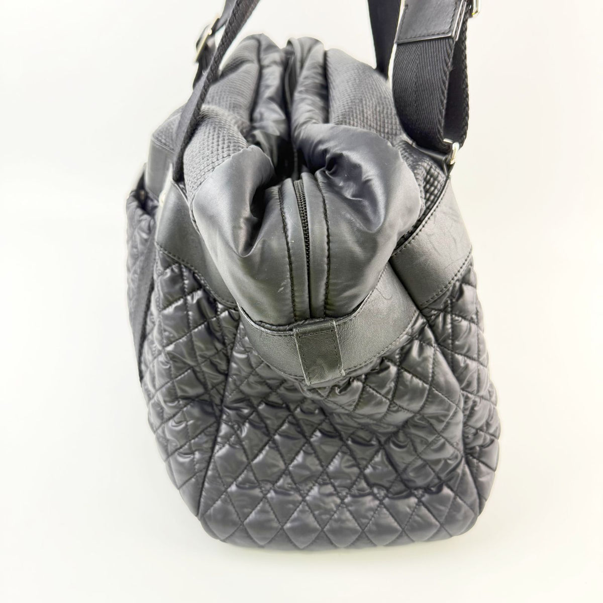 Chanel CC Logo Quilted Belt Handle Tote Shoulder Bag Black Silver Seal Vintage — view 4