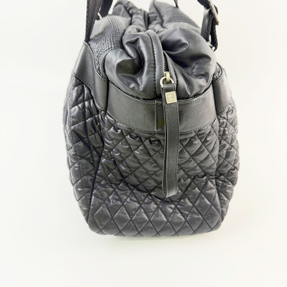Chanel CC Logo Quilted Belt Handle Tote Shoulder Bag Black Silver Seal Vintage — view 3