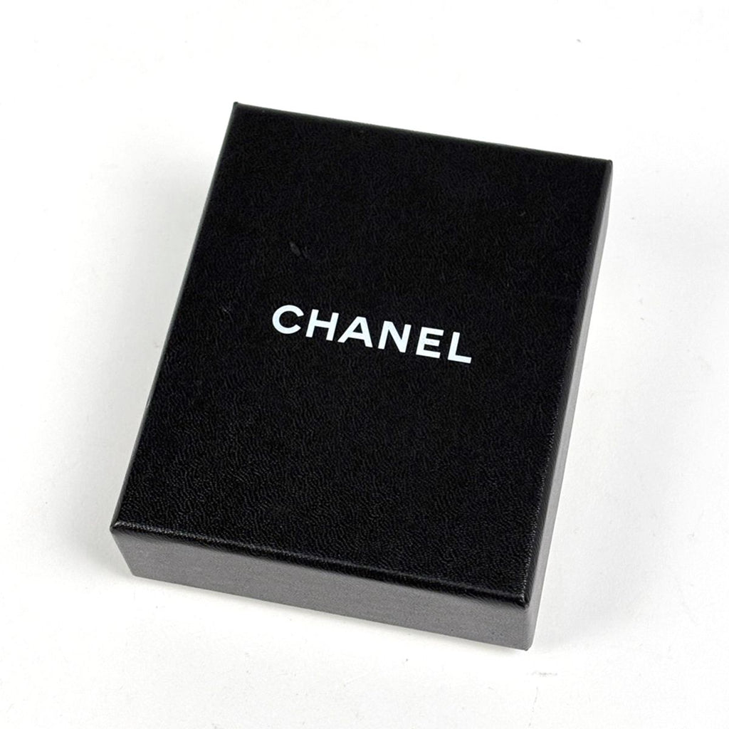 Chanel Necklace CC Logo Heart Silver Plated Rhinestone — view 6