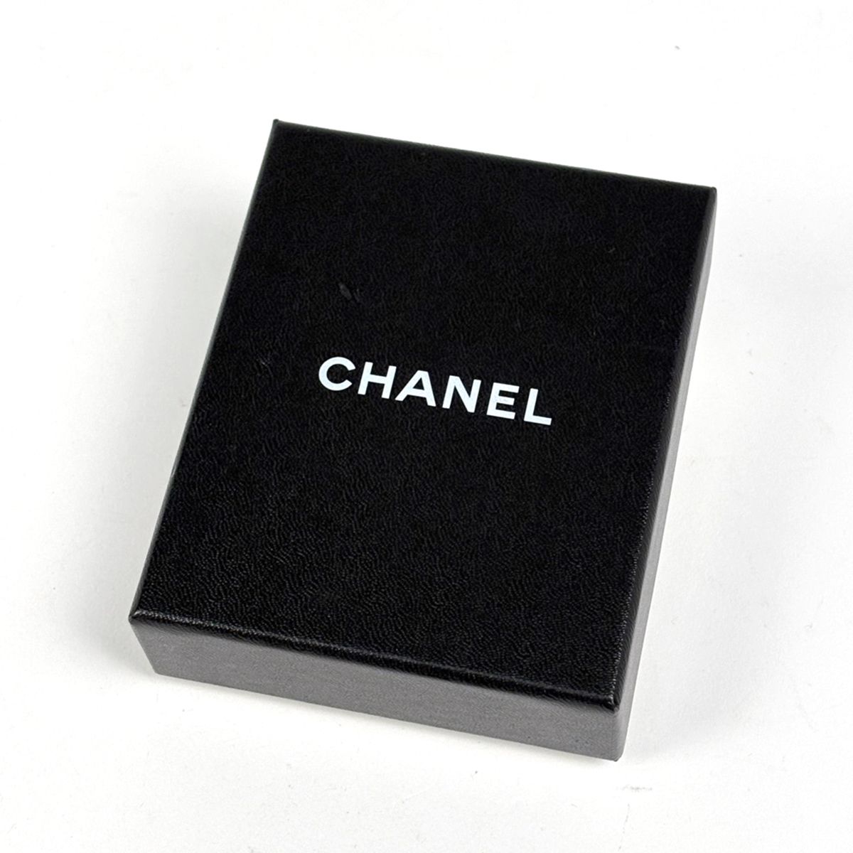Chanel Necklace CC Logo Heart Silver Plated Rhinestone — view 6
