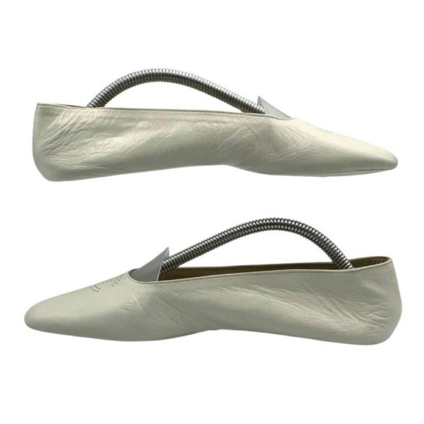 Chanel Flat Shoes with Leather Pouch Punching CC Logo White — view 4