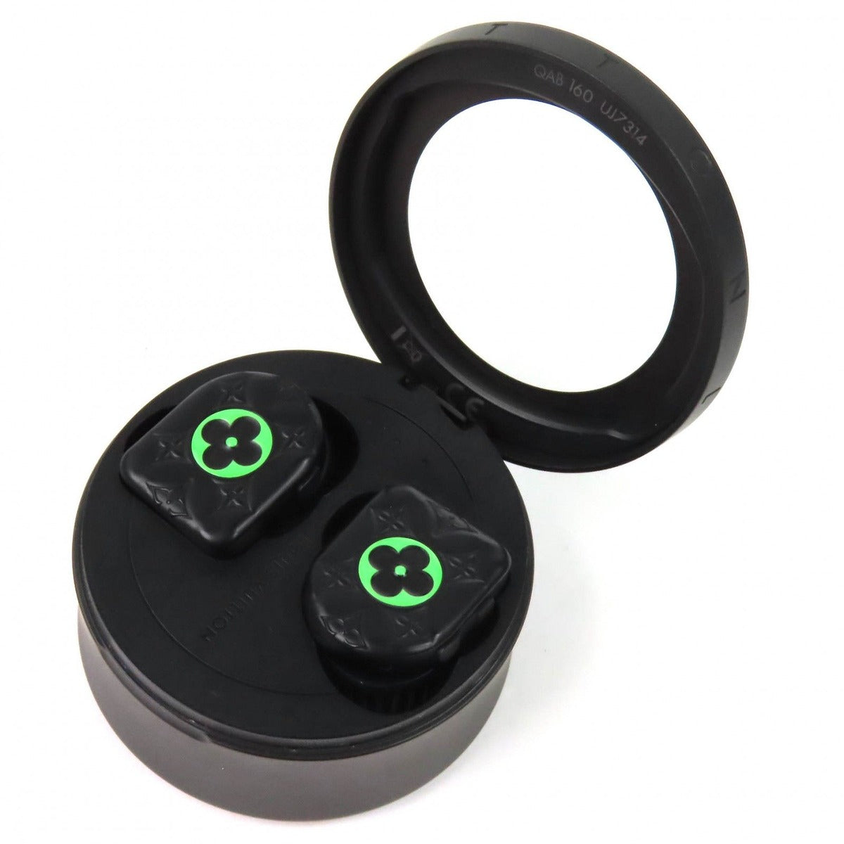 Louis Vuitton Qab160 Horizon Bluetooth Wireless Earphones Connection Operation — view 5