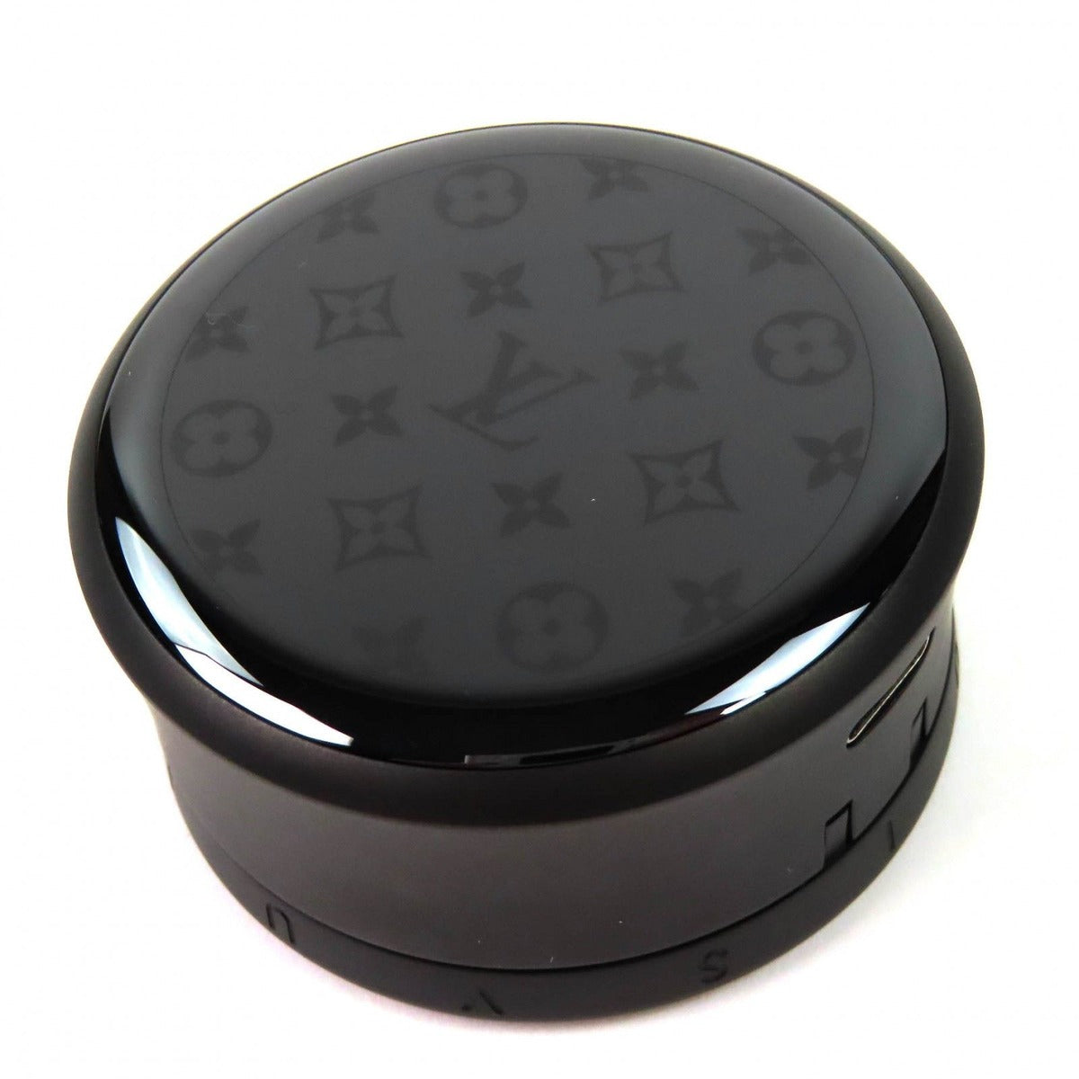 Louis Vuitton Qab160 Horizon Bluetooth Wireless Earphones Connection Operation — view 6