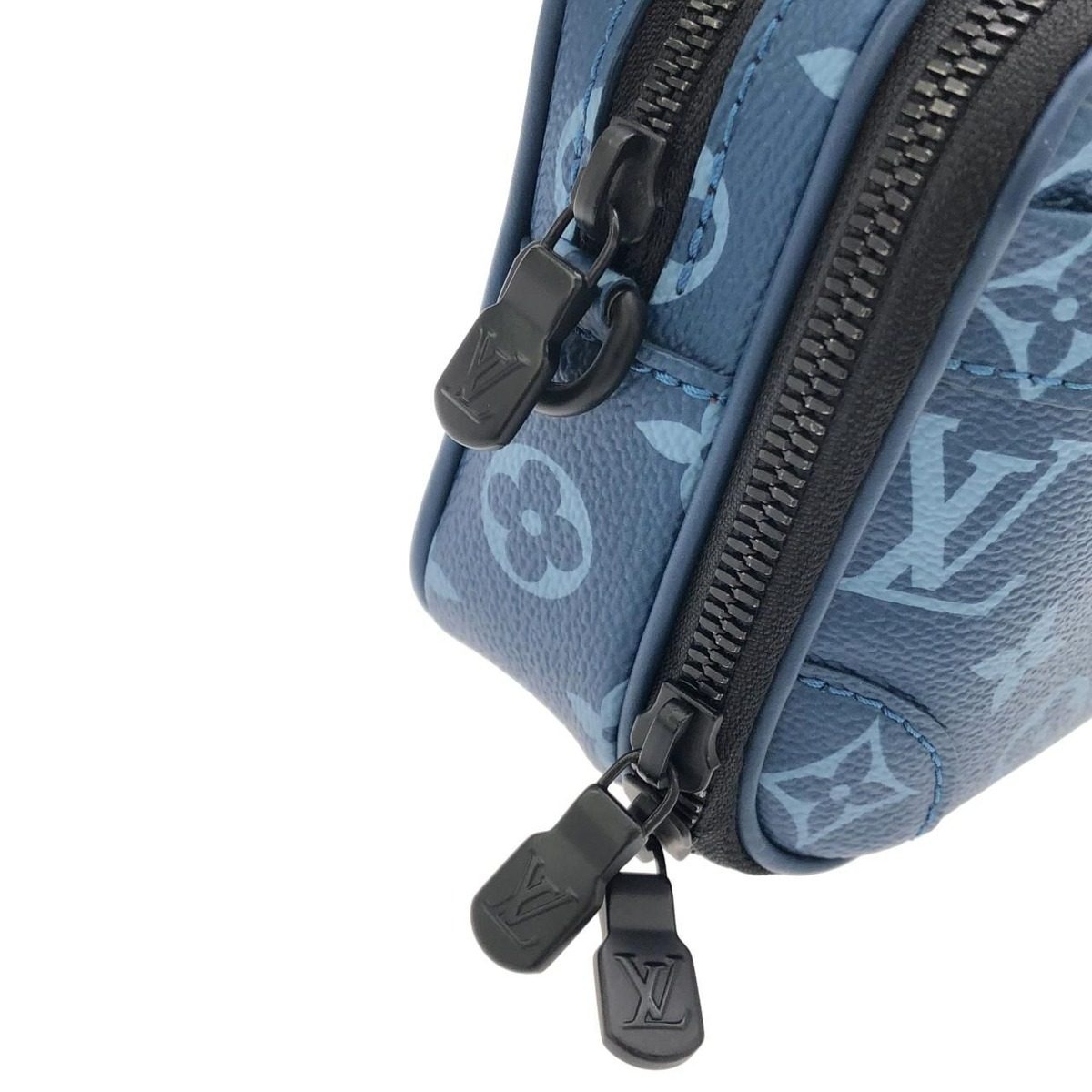 Louis Vuitton Monogram Shoulder Bag — view 4