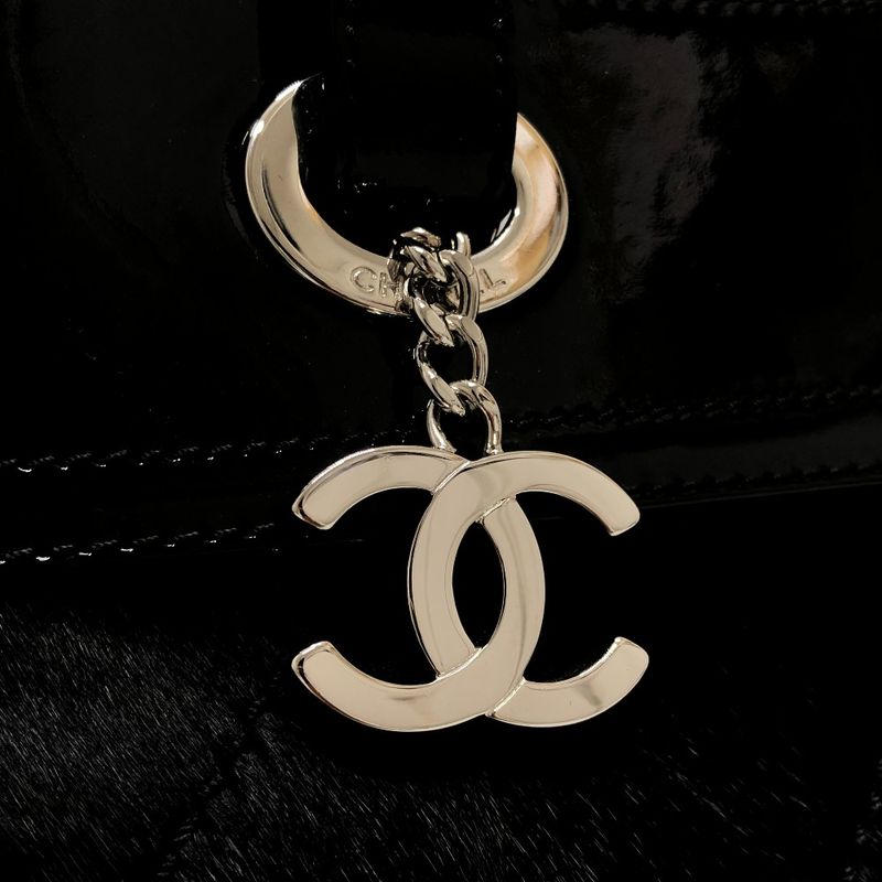 Chanel Tote Bag CC Paris Biarritz PM Enamel Black — view 7