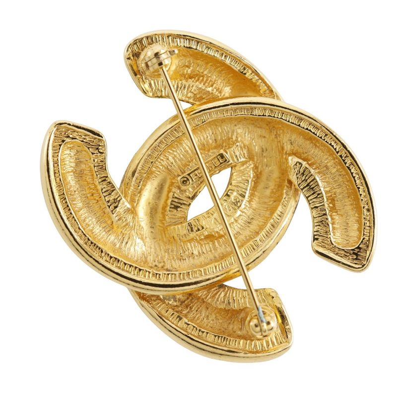 Chanel Coco Mark Quilted Vintage Gold Plated 17.7 g Brooch — view 3