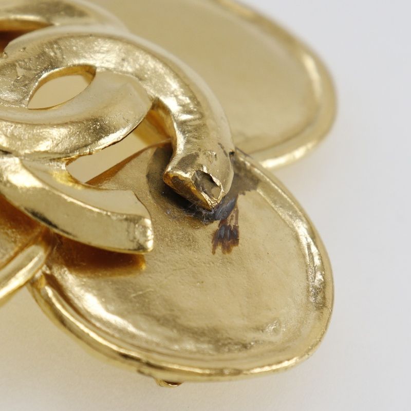 Chanel Clover Gold Plated 96 P 28.8 g Brooch — view 6