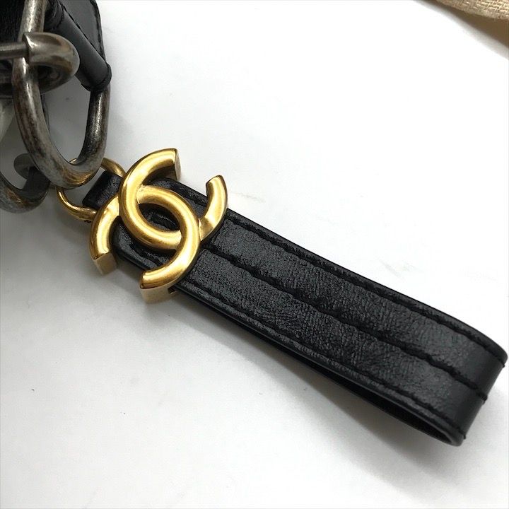 Chanel CC Logo Quilted Gabriel 2-Way White Bicolor Purse — view 8