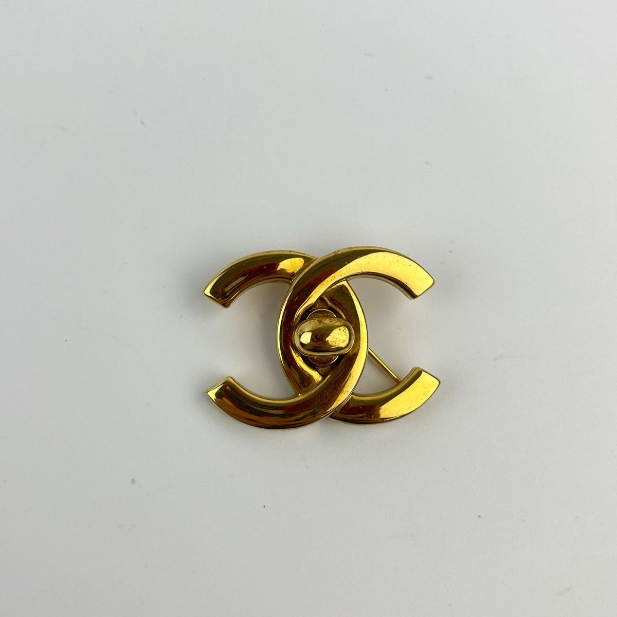 Chanel CC Logo Brooch Gold Turnlock Vintage