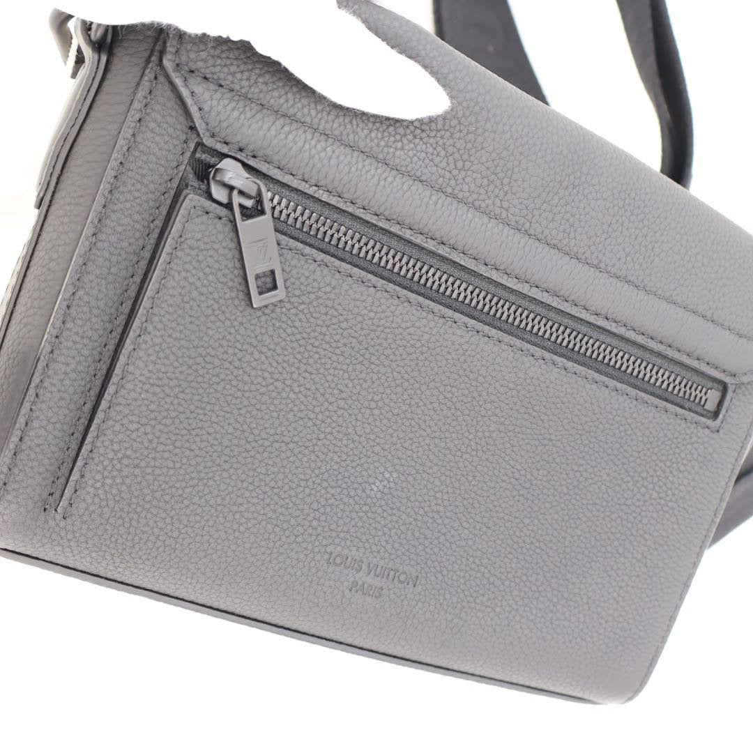 Louis Vuitton Takeoff Messenger Shoulder Bag