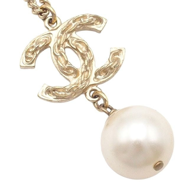 Chanel Necklace CC Logo Gold Metal Costume Pearl — view 3