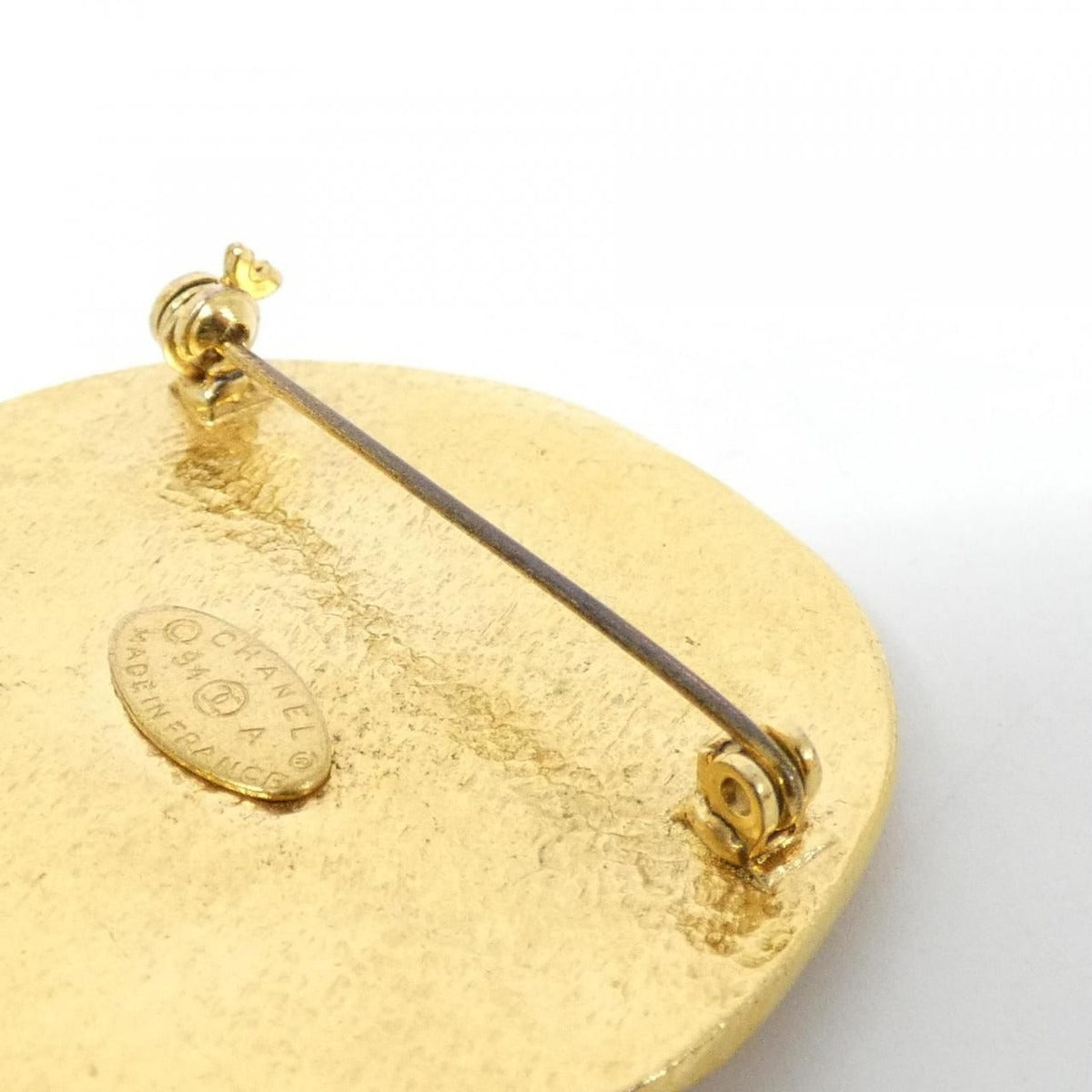 Chanel Vintage Brooch Gold — view 3
