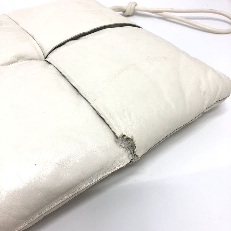 Bottega Veneta Clutch Bag Maxi Intrecciato Leather White — view 5