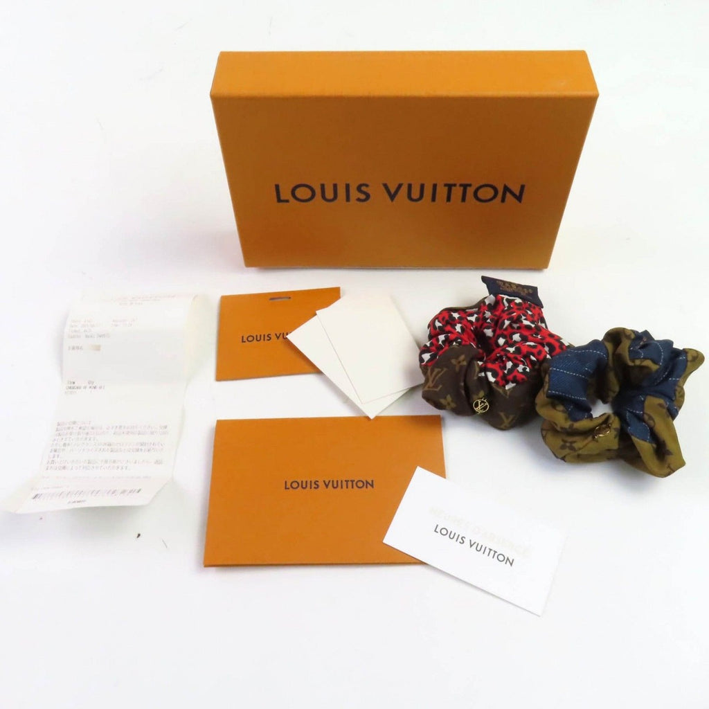 Louis Vuitton 100% Silk with Lvhardware — view 2