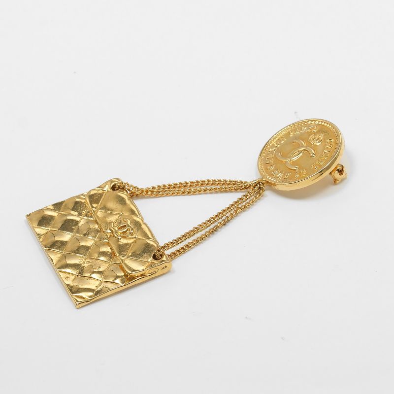 Chanel Bag Motif Quilted Gold Plated 19 g Brooch — view 9