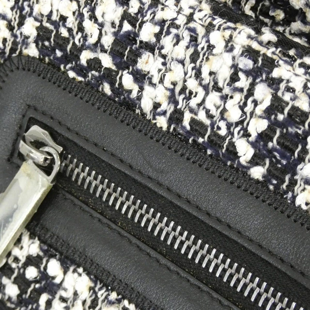 Chanel Vintage Shoulder Bag — view 8