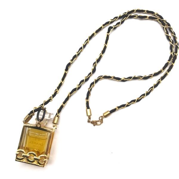 Chanel Perfume Necklace No5 Gold — view 4