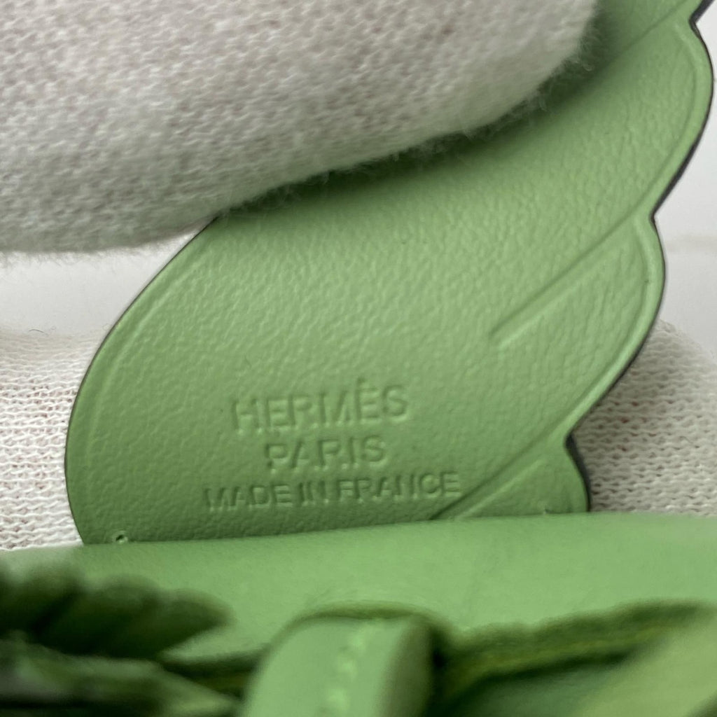 Hermes Rodeo Pegasus Vert Cricket Key Holder Veil — view 7