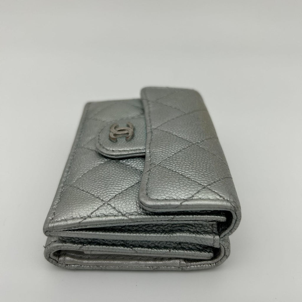 Chanel Compact Wallet Quilted — view 3