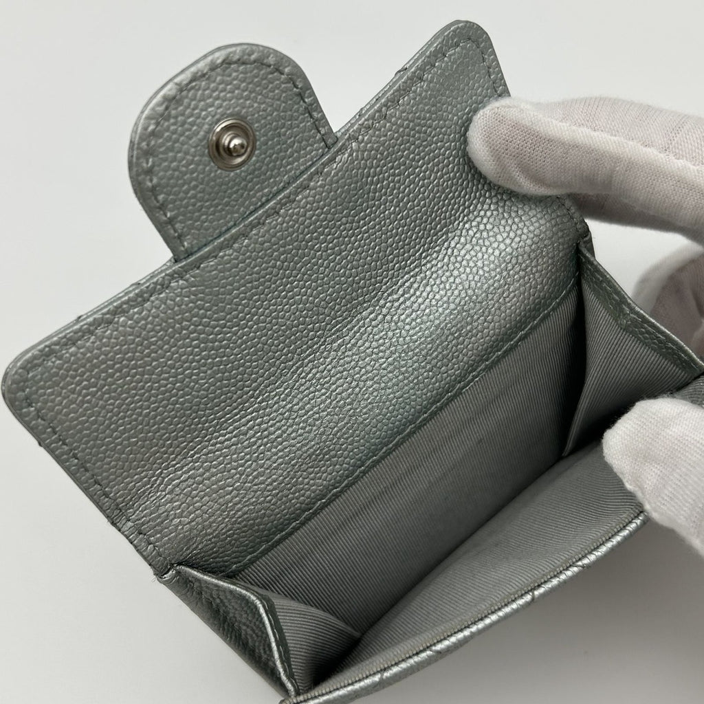 Chanel Compact Wallet Quilted — view 6