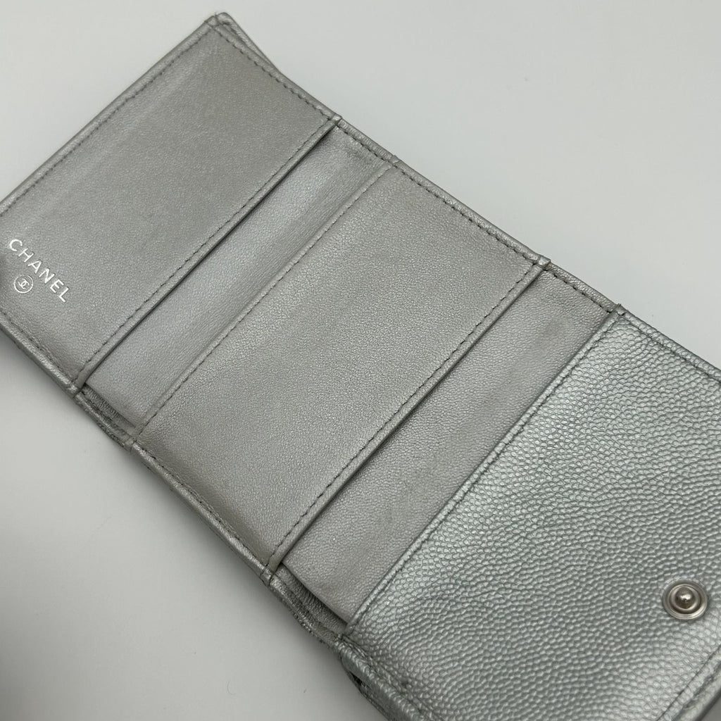 Chanel Compact Wallet Quilted — view 7